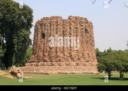 Qutb Minar Minar, l'Alai, complexe (dépêche écrite Parc Archéologique, Delhi, Inde, sous-continent indien, en Asie du Sud Banque D'Images