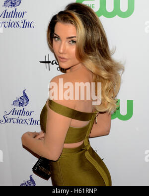 Jacqueline Macinnes Wood arrive au 84e congrès annuel de la Parade de Noël de Hollywood - 'la magie de Noël' Avec Marine Toys for Tots Fondation - 29 novembre 2015 Banque D'Images