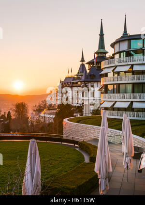 Vue extérieure de l'établissement The Dolder Grand (anciennement connu sous le nom de Grand Hôtel Dolder) 5 étoiles à Zurich, Suisse. Banque D'Images