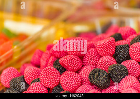 Arrière-plan de colorfu framboise et gelée de bonbons dans blackberryl marché décrochage Banque D'Images