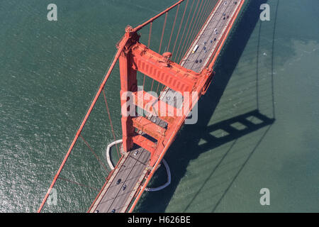 La vue aérienne du Pont du Golden Gate, près de San Francisco, en Californie. Banque D'Images