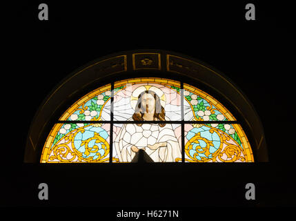 Leslie glass représentant Jésus dans la Basilique de Santa Maria Assunta Camogli Italie Banque D'Images