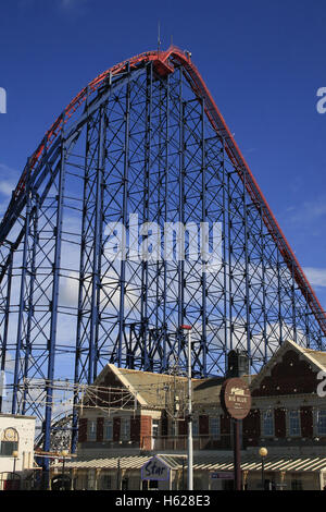 Pepsi Max rollercoaster, Blackpool, Lancashire, UK Banque D'Images