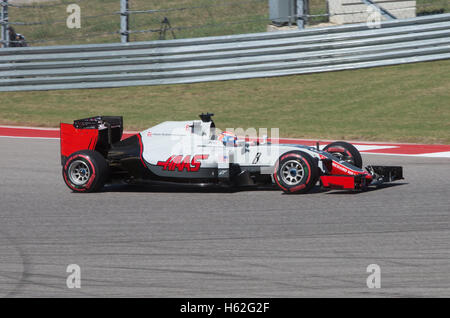 Austin, Texas, États-Unis. 22 octobre, 2016. Romain Grosjean # 8 est en concurrence au cours de 2016 des États-Unis de Formule 1 course de qualification du Grand Prix de deux jours sur le circuit des Amériques le 22 octobre 2016 à Austin, Texas : Crédit Photo l'accès/Alamy Live News Banque D'Images