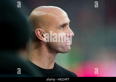 Munich, Allemagne. 22 octobre, 2016. Gladbach entraîneur en chef André Schubert vu à la Bundesliga match de foot entre FC Bayern Munich et Borussia Moenchengladbach dans l'Allianz Arena de Munich, Allemagne, 22 octobre 2016. Photo : Tobias Hase/dpa/Alamy Live News Banque D'Images