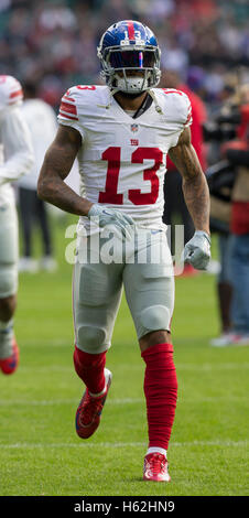 Twickenham, London, UK. 23 Oct, 2016. NFL International Series. Les Giants de New York contre la béliers. New York Giants Punt Returner Odell Beckham Jr l'échauffement avec le reste de l'équipe avant le match. Credit : Action Plus Sport/Alamy Live News Banque D'Images