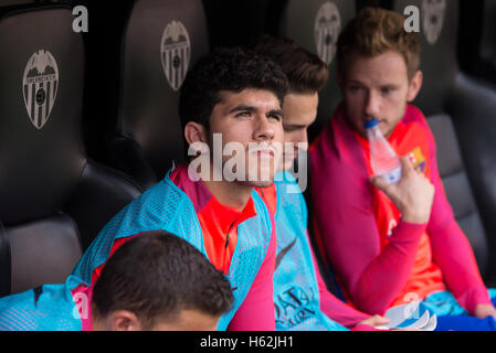 Valence, Espagne. 22 octobre, 2016. Carles Aleña joue en La Liga match entre Valence CF et le FC Barcelone à Mestalla le 22 octobre 2016 à Valence, en Espagne. Crédit : Christian Bertrand/Alamy Live News Banque D'Images