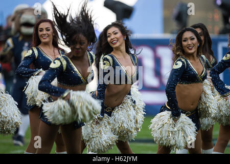 Twickenham, London, UK. 23 Oct, 2016. NFL International Series. Les Giants de New York contre la béliers. LA Béliers des cheerleaders. Credit : Action Plus Sport/Alamy Live News Banque D'Images