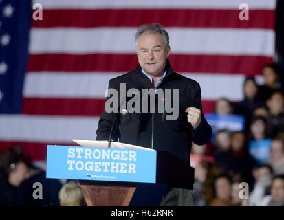 Philadelphia, PA, USA. 22 octobre, 2016. Tim Kaine campagnes pour le vice-président des Etats-Unis à l'Université de Pennsylvanie le 22 octobre 2016 à Philadelphie, Pennsylvanie. © Dennis Van Tine/media/Alamy Punch Live News Banque D'Images
