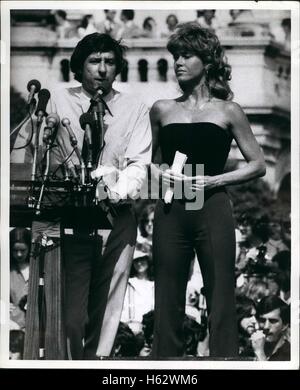 5 mai 1979 - Tom Hayden - Jane Fonda l'anti-nuke démonstration, Washington, DC (Image Crédit : © Keystone Press Agency/Keystone USA par ZUMAPRESS.com) Banque D'Images