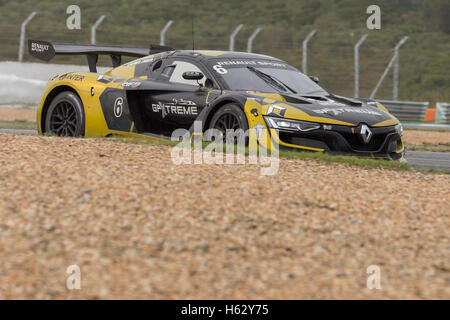 23 octobre, 2016. Estoril, Portugal. Le # 6 V8 de course (NED), entraînée par Josh Webster (GBR) et Oliver Freymuth (GER) pendant la course de Renault Sport Trophy, au cours de l'European Le Mans Series Estoril Week-End Crédit : Alexandre de Sousa/Alamy Live News Banque D'Images