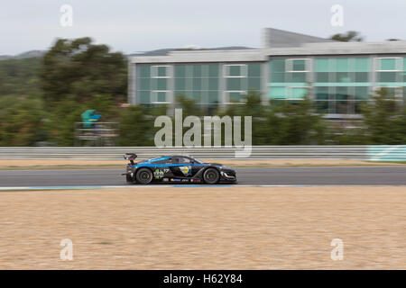 23 octobre, 2016. Estoril, Portugal. Le # 17 Duqueine Engineering (FRA), entraînée par Lonni Martins (FRA) et Christophe Hamon (FRA) pendant la course de Renault Sport Trophy, au cours de l'European Le Mans Series Estoril Week-End Crédit : Alexandre de Sousa/Alamy Live News Banque D'Images