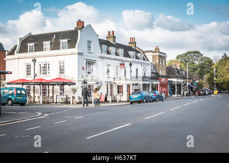 Cafe Rouge, aujourd'hui le vrai grec à Dulwich Village, Dulwich, Southwark, Londres, Angleterre, Royaume-Uni Banque D'Images