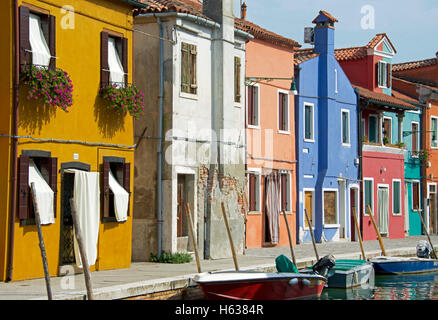 Jolies cabanes de pêcheurs, Burano, Venise Banque D'Images