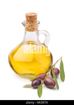Bouteille d'huile d'olive avec la direction générale d'olives mûres isolated on white Banque D'Images