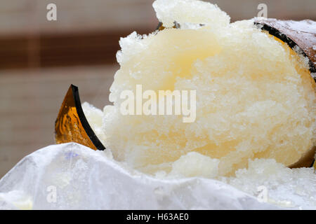 Des cristaux de glace à partir de la bière Banque D'Images