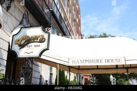 BOSTON, sept. 9 : Restaurant Cheers Bar fondé en 1969 est le Bull & Finch Pub, le bar est reconnu internationalement comme th Banque D'Images