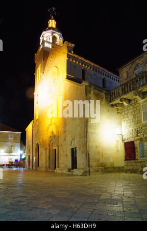 Scène de nuit de la cathédrale de St Marc, dans la vieille ville de Korcula, Croatie Banque D'Images