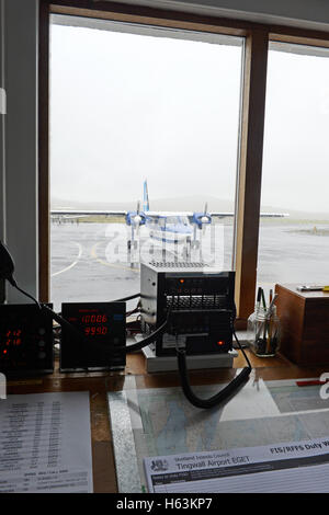 Tingwall Shetland l'aéroport qui s'étend de l'île d'avions qui ont les gens de ferry entre les îles de l'archipel des Shetland Banque D'Images