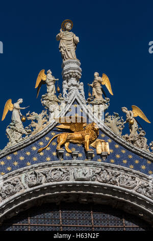 La Basilique St Marc à Venise en Italie du nord. La Basilique Patriarcale Cattedrale di San Marco Banque D'Images