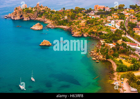 Areal view de Cefalu, Italie. Banque D'Images