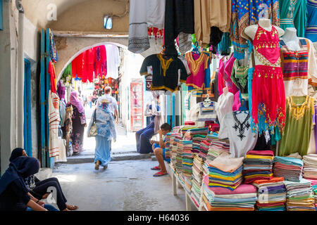 La rue du marché à Houmt Souk, Djerba, Tunisie, Afrique du Nord Banque D'Images