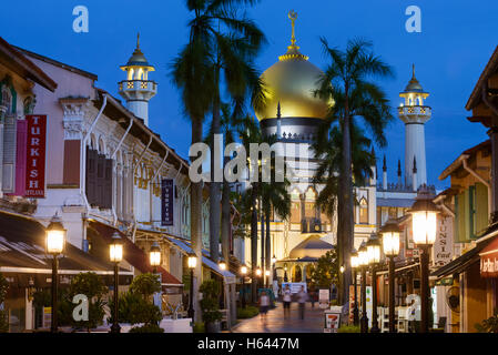 La Mosquée Sultan dans Kampong Glam à l'aube, Singapour Banque D'Images