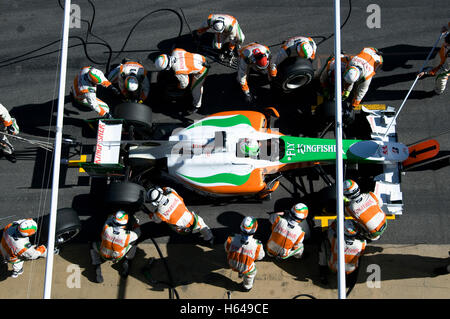 Motorsports, pit stop de Vitantonio Liuzzi, ITA, dans la Force India VJM02, voiture de course de Formule 1 sur le circuit de test Banque D'Images