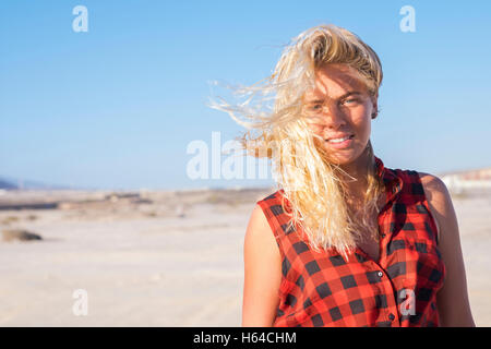 Espagne, Ténérife, Portrait des jeunes patineurs blonde Banque D'Images