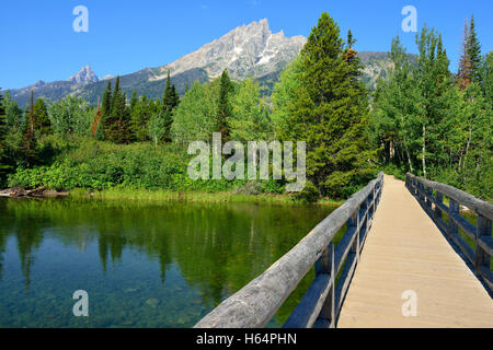 Pont sur Jenny Lake à Grand Teton National Park en été Banque D'Images