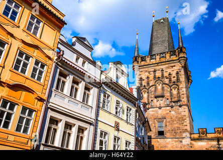 Prague, République tchèque. Vue sur la vieille ville pittoresque de Prague prises du pont Charles, la Bohême. Banque D'Images