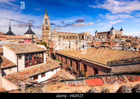 Toledo, Espagne. Catedral et Alcazar dans l'ancienne ville sur une colline sur le Tage, Castilla la Mancha Espana médiévale. Banque D'Images