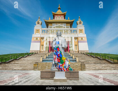 Le complexe bouddhiste demeure d'or de Bouddha Shakyamouni'. Kalmykia, la Russie. Banque D'Images