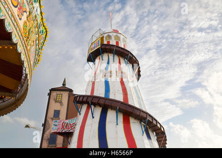 New-wave The fairground ride, jetée de Brighton, Brighton, East Sussex, UK Banque D'Images