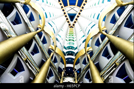 Dans l'atrium de l'hôtel Burj Al Arab, Dubaï Banque D'Images