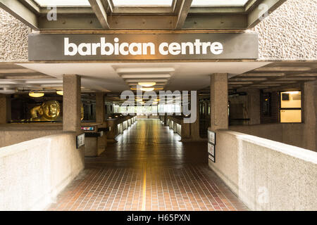 Le Barbican Center dans la ville de Londres Banque D'Images