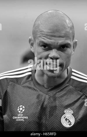 KÉPLER LAVERAN LIMA FERREIRA , 'PEPE' - REAL MADRID DEFENDER Banque D'Images