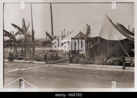 Tentes du camp Pioneer de l'armée britannique au 10 base Ordnance Depot Royal Army Ordnance corps (RAOC) camp à Geneifa Ismailia près du canal de Suez 1952 avant le retrait des troupes britanniques de la zone du canal de Suez et De la Crise de Suez. Banque D'Images