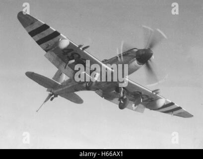 Un Supermarine Seafire opérant à partir de porte-avions de la Royal Navy, le HMS Triumph durant la guerre de Corée Banque D'Images