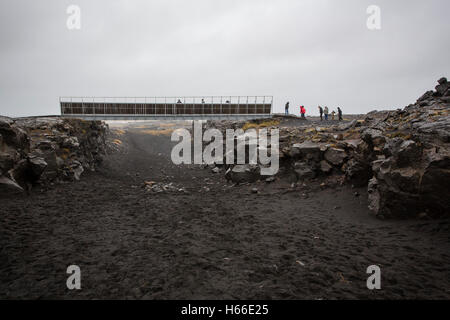 Le pont entre les continents en Islande. Banque D'Images