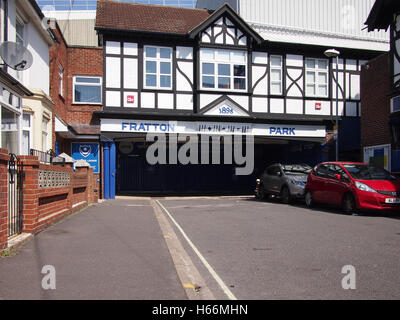 L'entrée principale et billetterie à Fratton Park, la maison de Portsmouth Football Club Banque D'Images