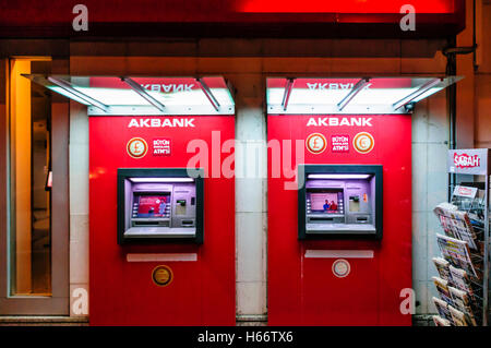 Les distributeurs pour AkBank, Turquie Banque D'Images