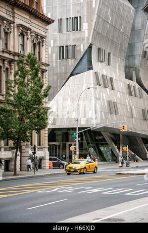 Cooper Union's 41 Cooper Square par l'architecte Thom Mayne de Morphosis, 3e Avenue, East Village, Manhattan, New York City Banque D'Images