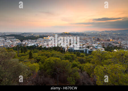 Vue d'Athènes depuis la colline du Lycabette, Grèce. Banque D'Images