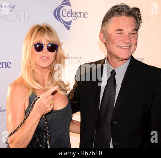 Goldie Hawn et Kurt Russell assiste au concert-bénéfice de l'Institut Salk Souvenir 'Pavarotti' avec des spectacles de Renée Fleming et Plácido Domingo au Pavillon Dorothy Chandler, le 25 septembre 2015 à Los Angles CA. Banque D'Images