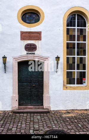 Entrée du vieux synagoge, synagogue extérieur de l'immeuble dans la vieille ville historique de Michelstadt, le sud de la Hesse, Allemagne Banque D'Images