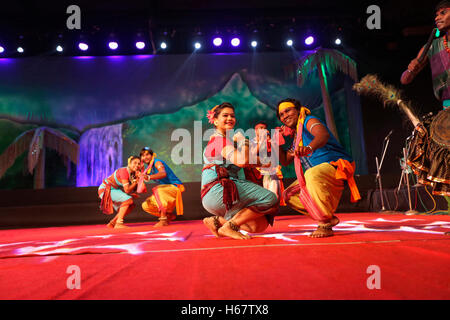 Dongaria Kond Dance, Orissa, Inde Banque D'Images