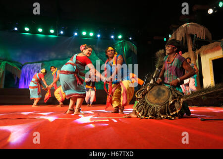 Dongaria Kond Dance, Orissa, Inde Banque D'Images