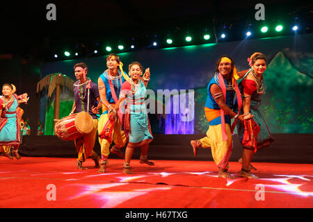 Dongaria Kond Dance, Orissa, Inde Banque D'Images