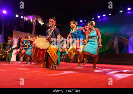 Dongaria Kond Dance, Orissa, Inde Banque D'Images